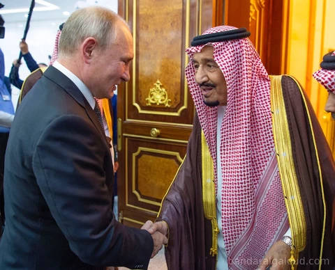 سيدي خادم الحرمين الشريفين وفخامة الرئيس الروسي في قصر اليمامة