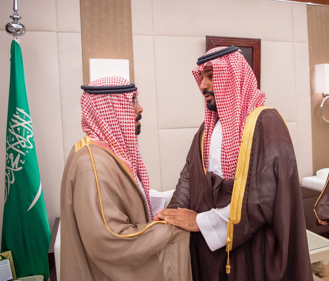 سمو سيدي ولي العهد يستقبل أسرة وذوي الشهيد اللواء عبدالعزيز الفغم - رحمه الله - - صورة 1