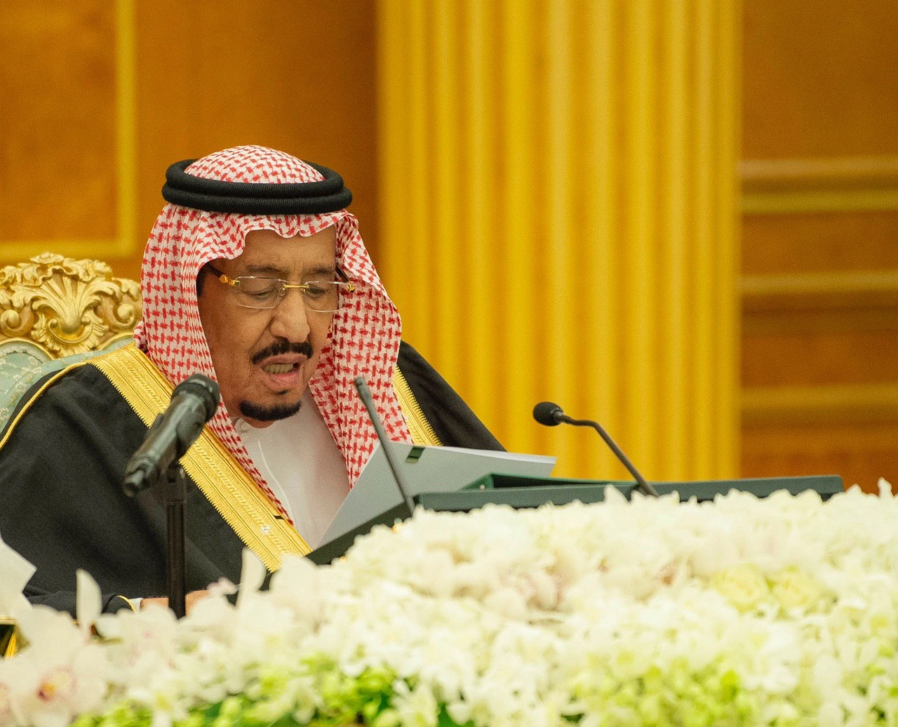 سيدي خادم الحرمين الشريفين يرأس جلسة إقرار ميزانية 2020 - صورة 1