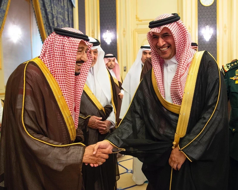 سيدي خادم الحرمين الشريفين يستقبل أصحاب السمو الأمراء والعلماء والمواطنين - صورة 4
