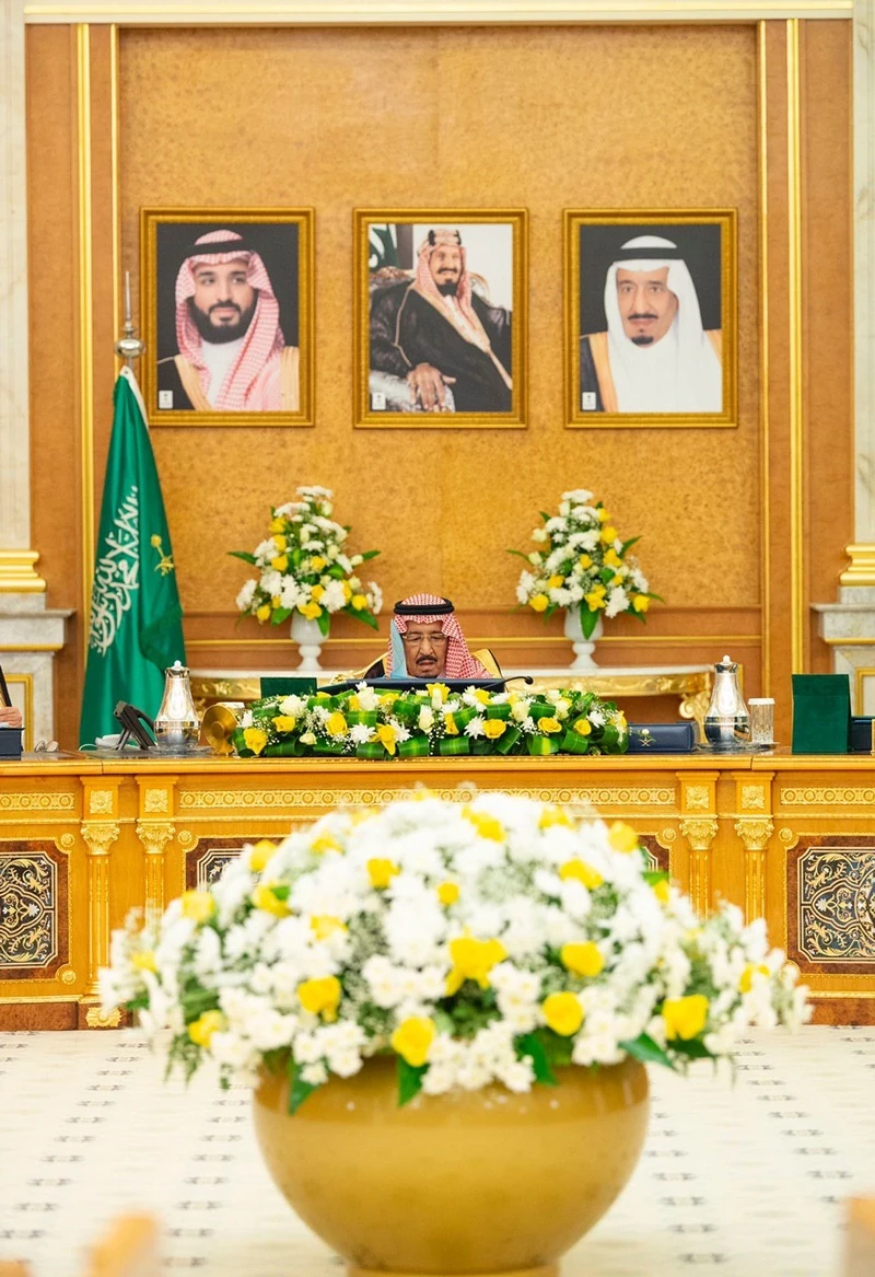 سيدي خادم الحرمين الشريفين يرأس جلسة مجلس الوزراء اليوم في جدة - صورة 4