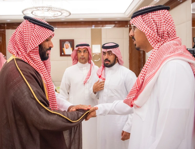 سمو سيدي ولي العهد يستقبل أسرة وذوي الشهيد اللواء عبدالعزيز الفغم - رحمه الله - - صورة 3