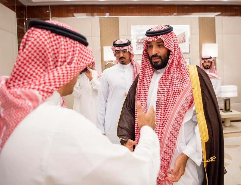 سمو سيدي ولي العهد يستقبل أسرة وذوي الشهيد اللواء عبدالعزيز الفغم - رحمه الله - - صورة 5