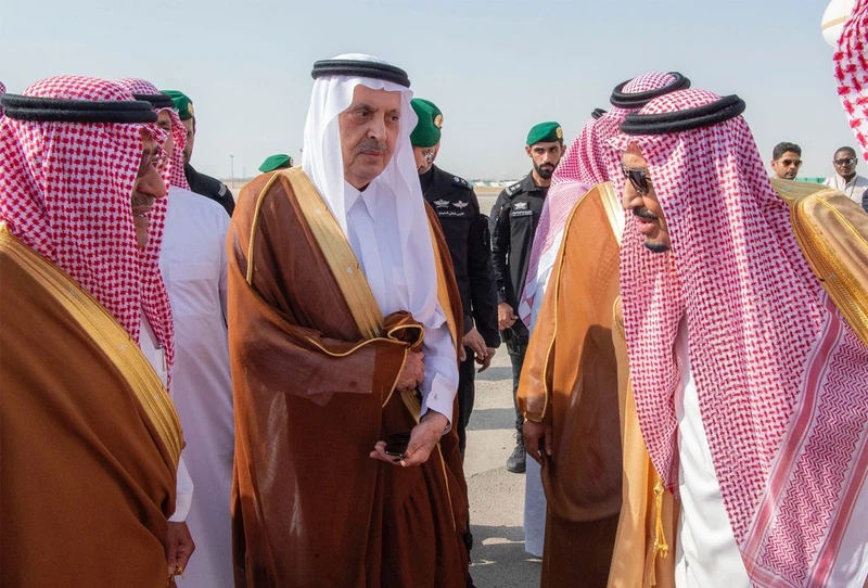 سيدي خادم الحرمين الشريفين يصل إلى الرياض قادماً من جدة - صورة 3