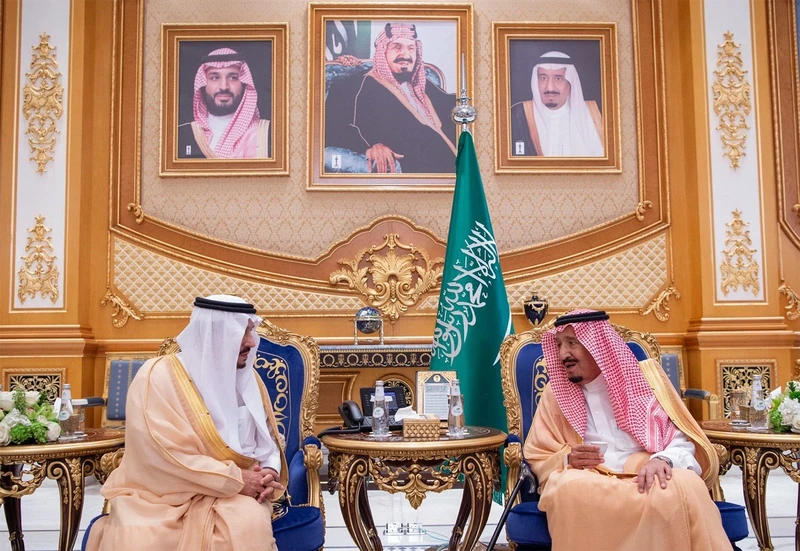 سيدي خادم الحرمين الشريفين يصل إلى الرياض قادماً من جدة - صورة 9