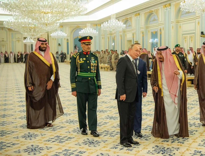 سيدي خادم الحرمين الشريفين وفخامة الرئيس الروسي في قصر اليمامة - صورة 3