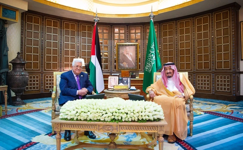 سيدي خادم الحرمين الشريفين يستقبل رئيس دولة فلسطين - صورة 5