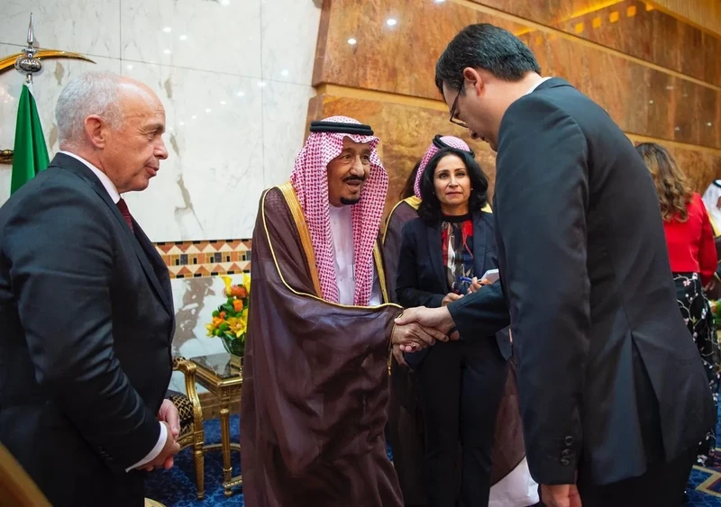 سيدي خادم الحرمين الشريفين يستقبل رئيس الاتحاد السويسري - صورة 12