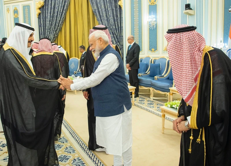 سيدي خادم الحرمين الشريفين يستقبل دولة رئيس وزراء جمهورية الهند - صورة 10