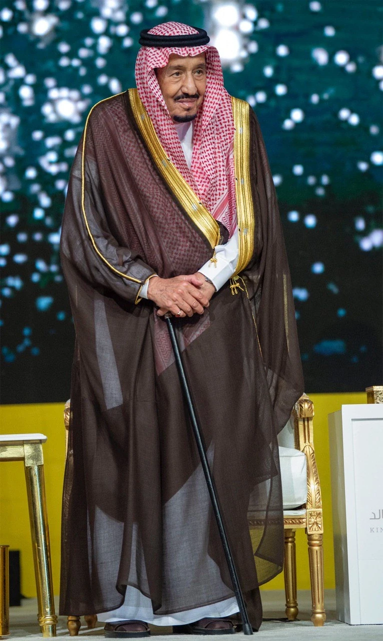 سيدي خادم الحرمين الشريفين يرعى حفل تكريم الفائزين بجائزة الملك خالد - صورة 6