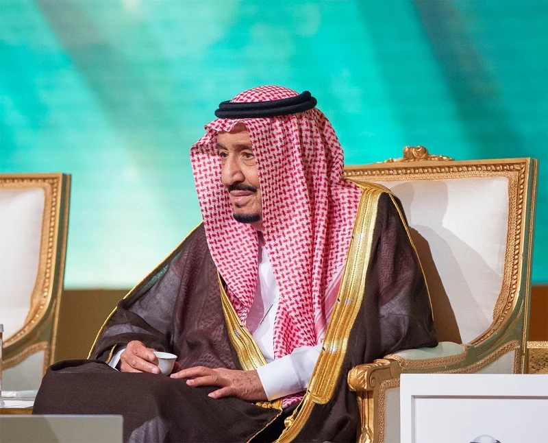 سيدي خادم الحرمين الشريفين يرعى حفل تكريم الفائزين بجائزة الملك خالد - صورة 13