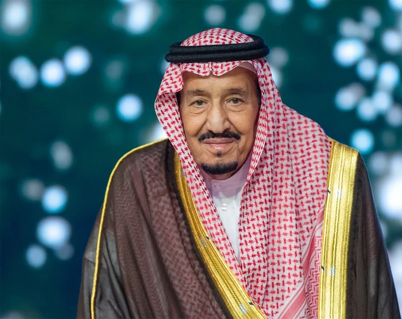 سيدي خادم الحرمين الشريفين يرعى حفل تكريم الفائزين بجائزة الملك خالد - صورة 16