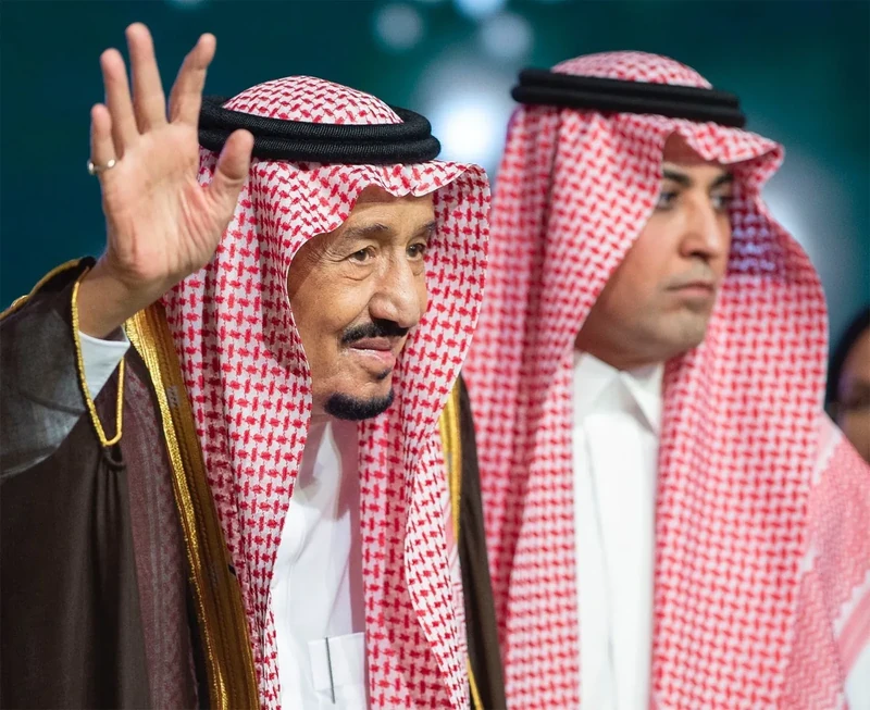 سيدي خادم الحرمين الشريفين يرعى حفل تكريم الفائزين بجائزة الملك خالد - صورة 17
