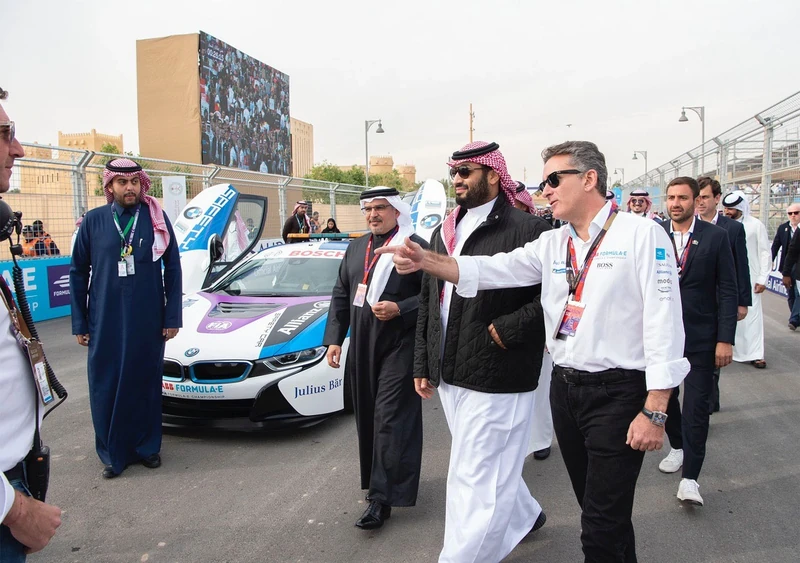 سمو سيدي ولي العهد يشهد انطلاقة بطولة فورمولا إي بالدرعية - صورة 6