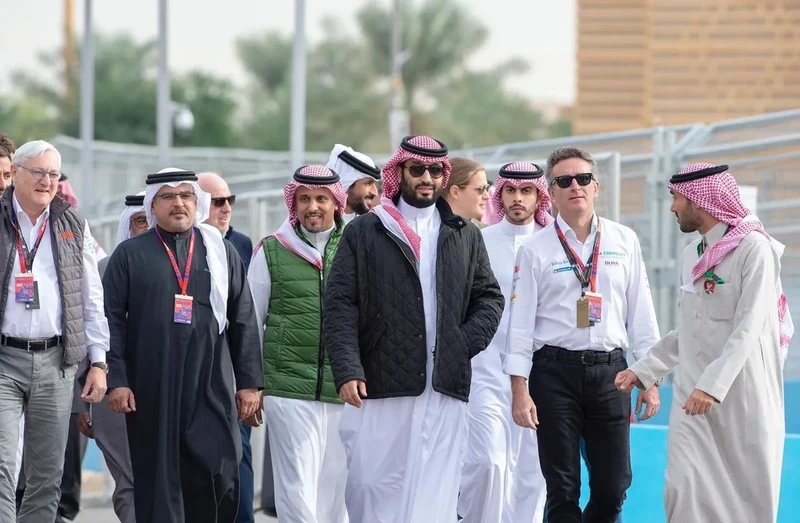 سمو سيدي ولي العهد يشهد انطلاقة بطولة فورمولا إي بالدرعية - صورة 19