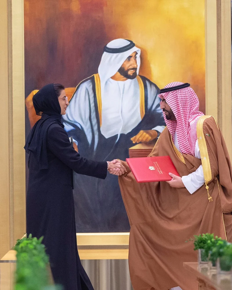 سمو سيدي ولي العهد يصل أبوظبي في زيارة رسمية إلى الإمارات - صورة 16