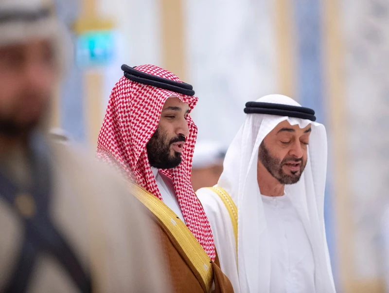 سمو سيدي ولي العهد يصل أبوظبي في زيارة رسمية إلى الإمارات - صورة 17
