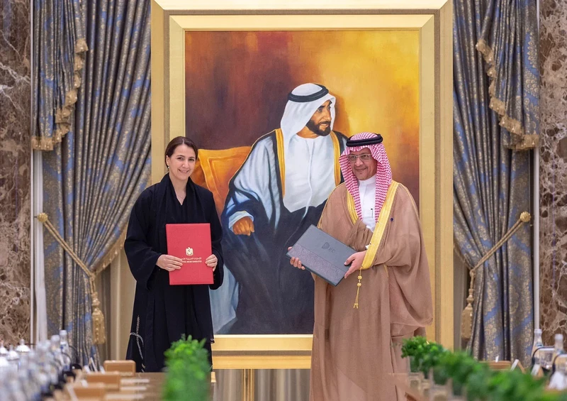 سمو سيدي ولي العهد يصل أبوظبي في زيارة رسمية إلى الإمارات - صورة 22