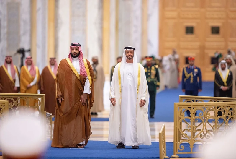 سمو سيدي ولي العهد يصل أبوظبي في زيارة رسمية إلى الإمارات - صورة 4