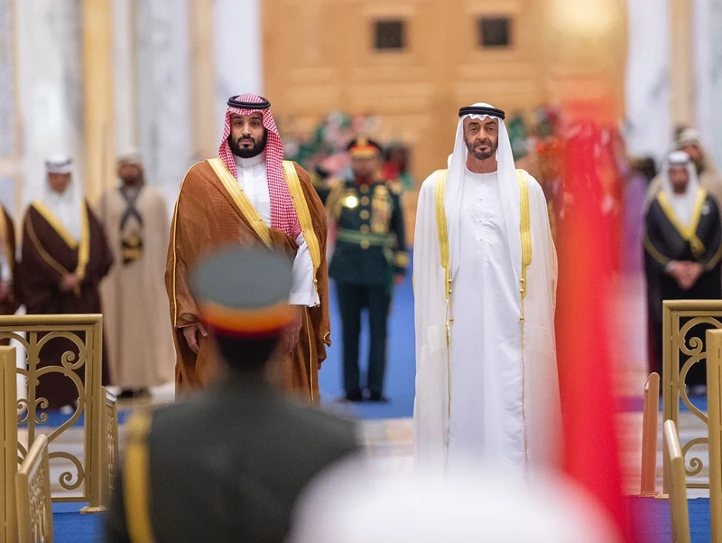 سمو سيدي ولي العهد يصل أبوظبي في زيارة رسمية إلى الإمارات - صورة 6