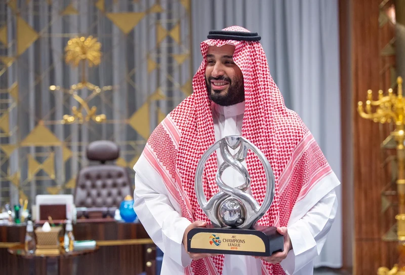 سمو سيدي ولي العهد يستقبل منسوبي نادي الهلال بمناسبة تحقيق البطولة الآسيوية - صورة 11
