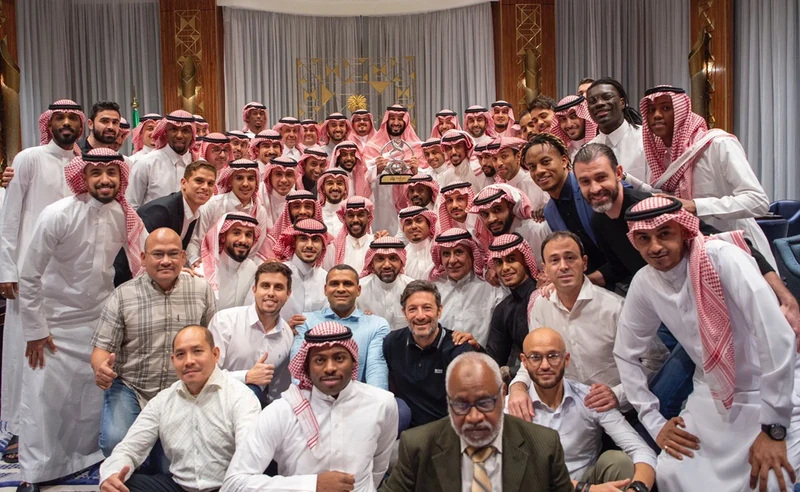 سمو سيدي ولي العهد يستقبل منسوبي نادي الهلال بمناسبة تحقيق البطولة الآسيوية - صورة 12