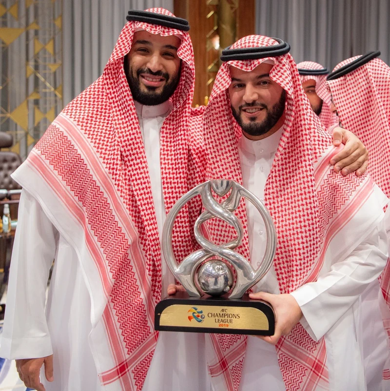 سمو سيدي ولي العهد يستقبل منسوبي نادي الهلال بمناسبة تحقيق البطولة الآسيوية - صورة 13