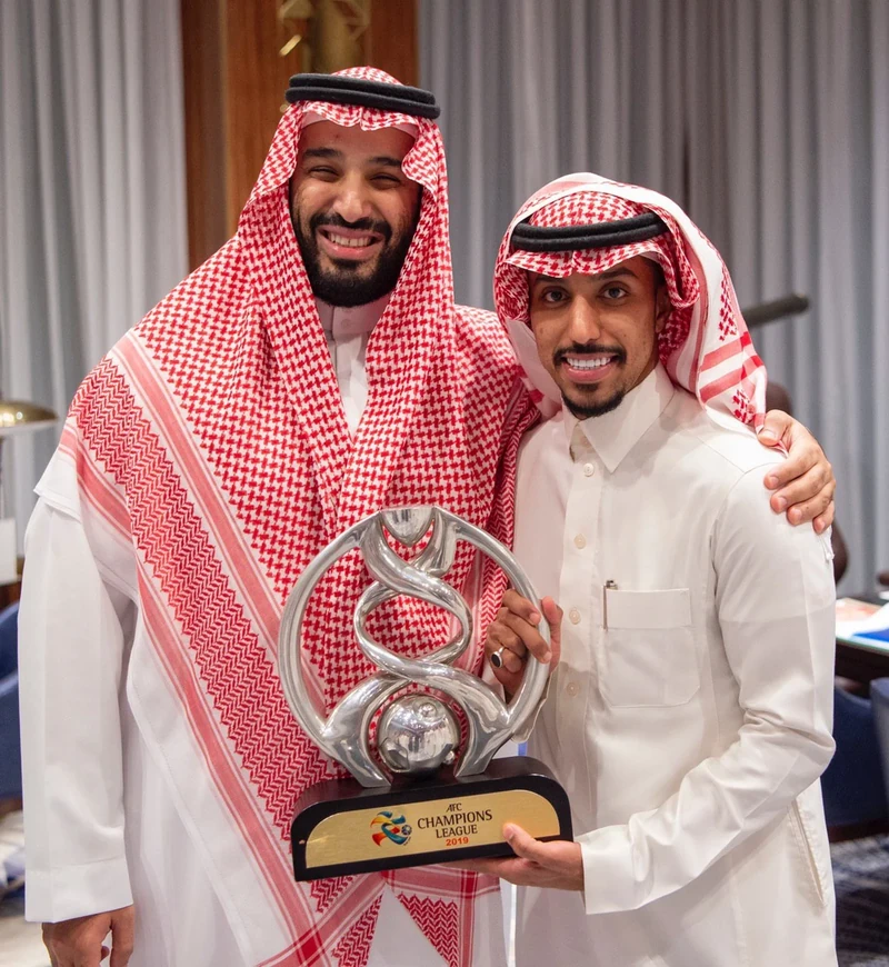 سمو سيدي ولي العهد يستقبل منسوبي نادي الهلال بمناسبة تحقيق البطولة الآسيوية - صورة 16