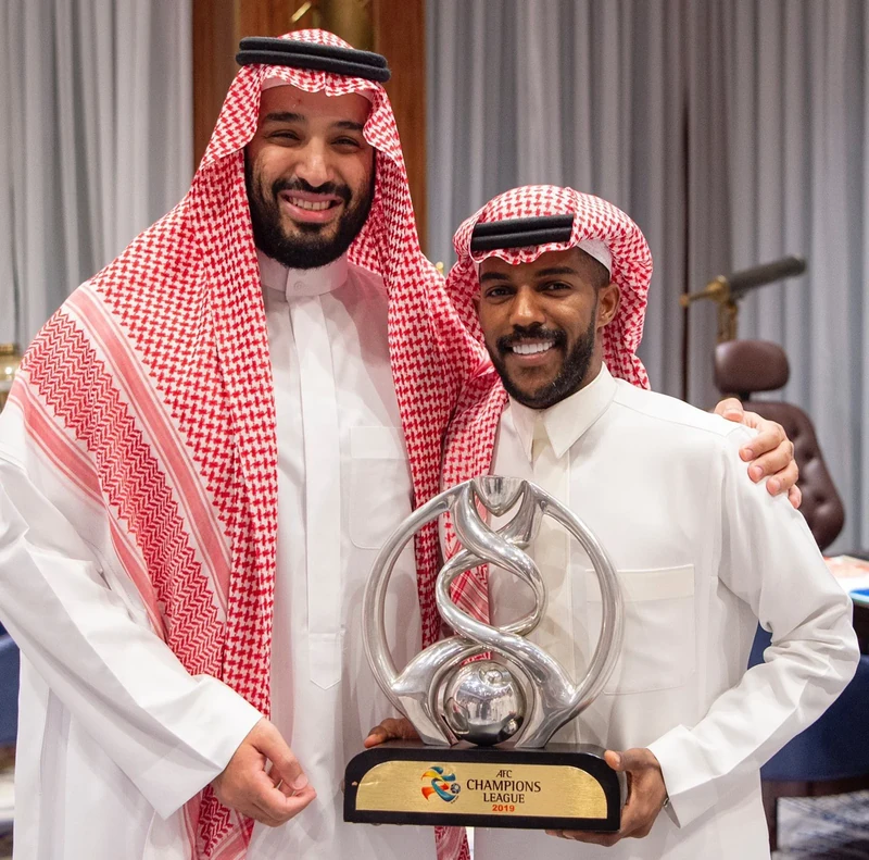 سمو سيدي ولي العهد يستقبل منسوبي نادي الهلال بمناسبة تحقيق البطولة الآسيوية - صورة 18