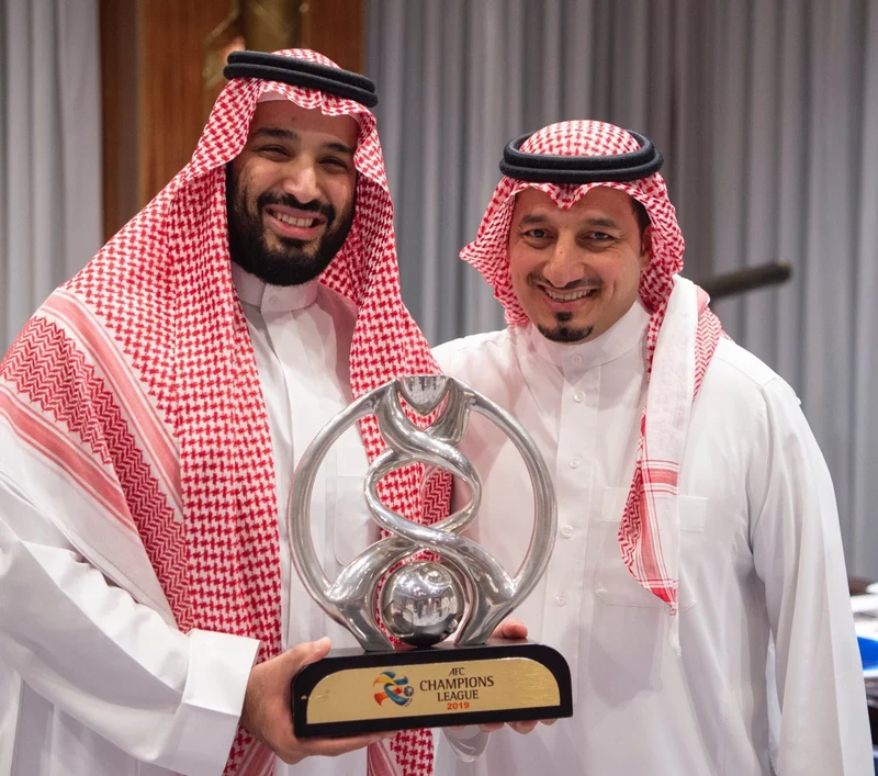 سمو سيدي ولي العهد يستقبل منسوبي نادي الهلال بمناسبة تحقيق البطولة الآسيوية - صورة 22