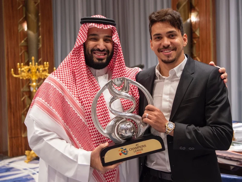 سمو سيدي ولي العهد يستقبل منسوبي نادي الهلال بمناسبة تحقيق البطولة الآسيوية - صورة 27