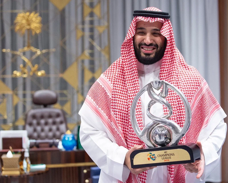 سمو سيدي ولي العهد يستقبل منسوبي نادي الهلال بمناسبة تحقيق البطولة الآسيوية - صورة 5