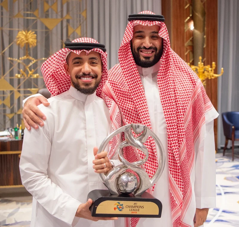 سمو سيدي ولي العهد يستقبل منسوبي نادي الهلال بمناسبة تحقيق البطولة الآسيوية - صورة 32