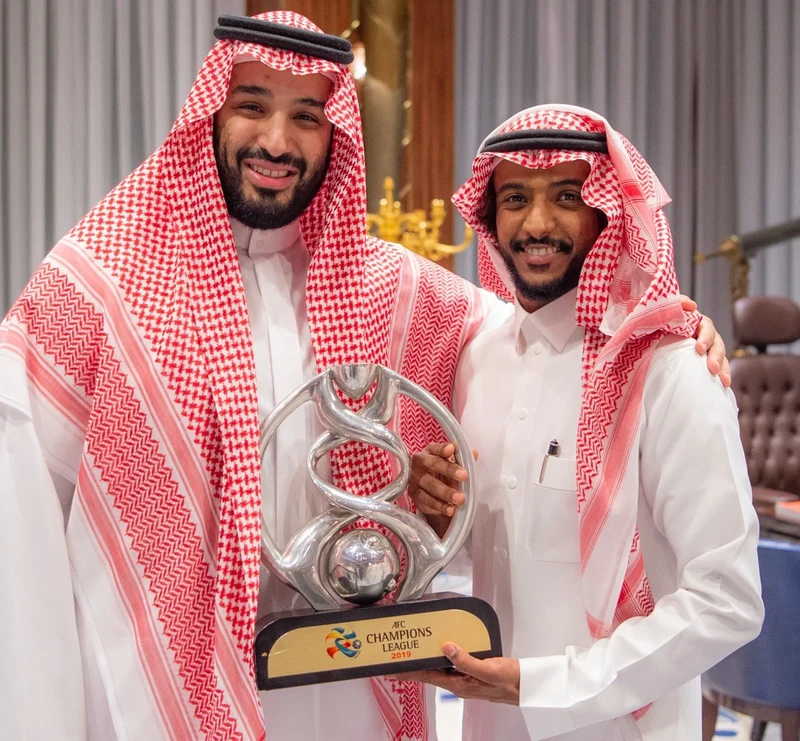 سمو سيدي ولي العهد يستقبل منسوبي نادي الهلال بمناسبة تحقيق البطولة الآسيوية - صورة 33