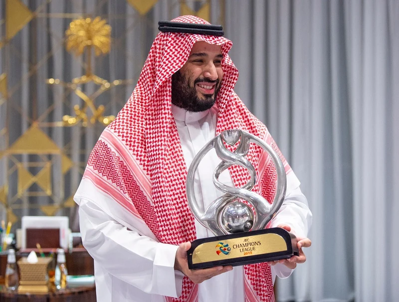 سمو سيدي ولي العهد يستقبل منسوبي نادي الهلال بمناسبة تحقيق البطولة الآسيوية - صورة 6