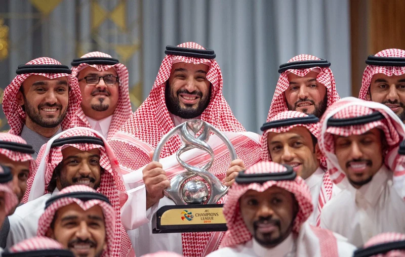سمو سيدي ولي العهد يستقبل منسوبي نادي الهلال بمناسبة تحقيق البطولة الآسيوية - صورة 9