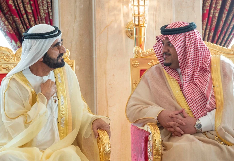 سمو سيدي ولي العهد يلتقي الشيخ محمد بن راشد آل مكتوم - صورة 4