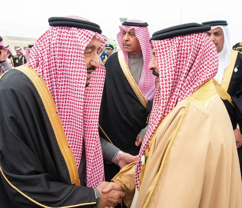 سيدي خادم الحرمين الشريفين يستقبل قادة دول مجلس التعاون - صورة 12