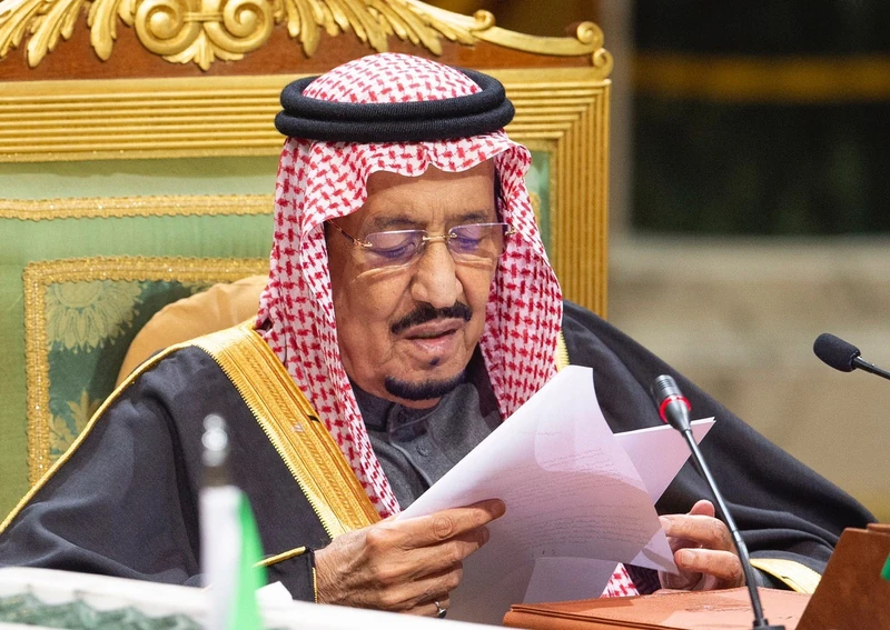 سيدي خادم الحرمين الشريفين يستقبل قادة دول مجلس التعاون - صورة 18