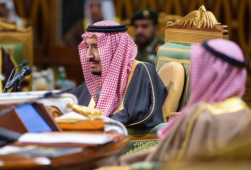 سيدي خادم الحرمين الشريفين يستقبل قادة دول مجلس التعاون - صورة 21