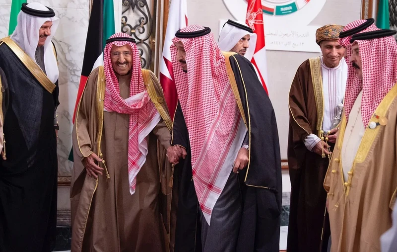 سيدي خادم الحرمين الشريفين يستقبل قادة دول مجلس التعاون - صورة 35