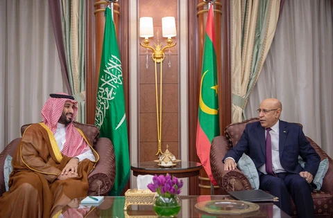 سمو سيدي ولي العهد يجتمع بالرئيس الموريتاني