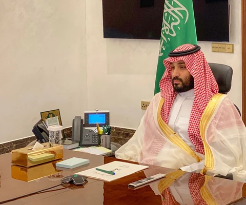 سمو سيدي ولي العهد يهنئ منسوبي وزارة الدفاع بعيد الفطر