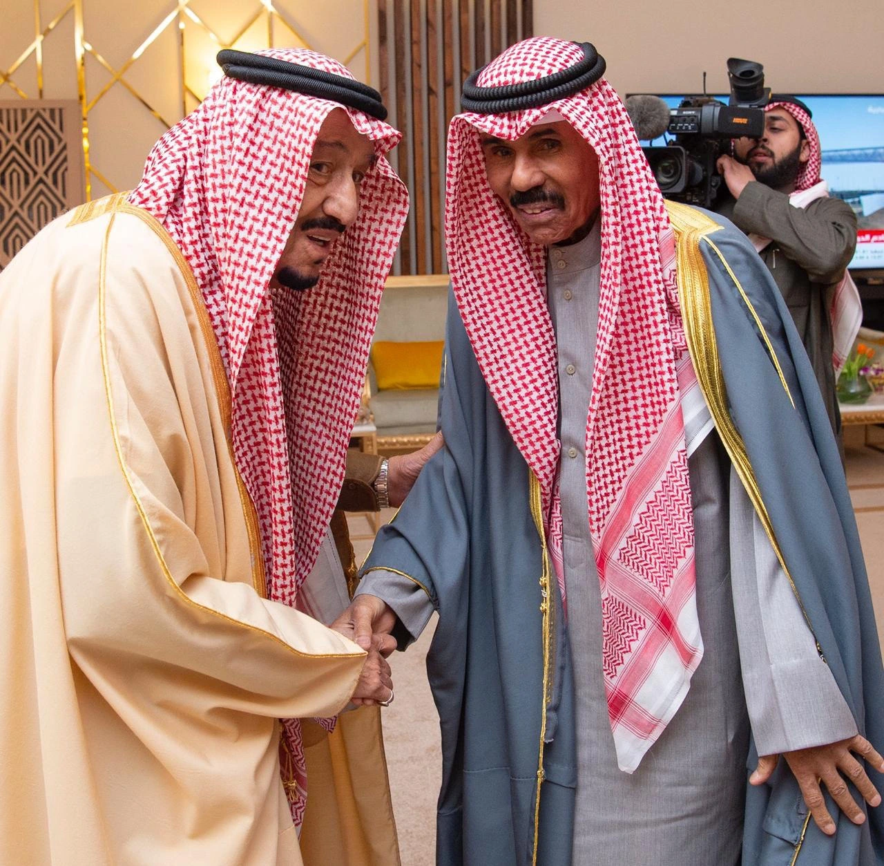 سيدي خادم الحرمين الشريفين يرعى الحفل الختامي لمهرجان الملك عبدالعزيز للإبل - صورة 1