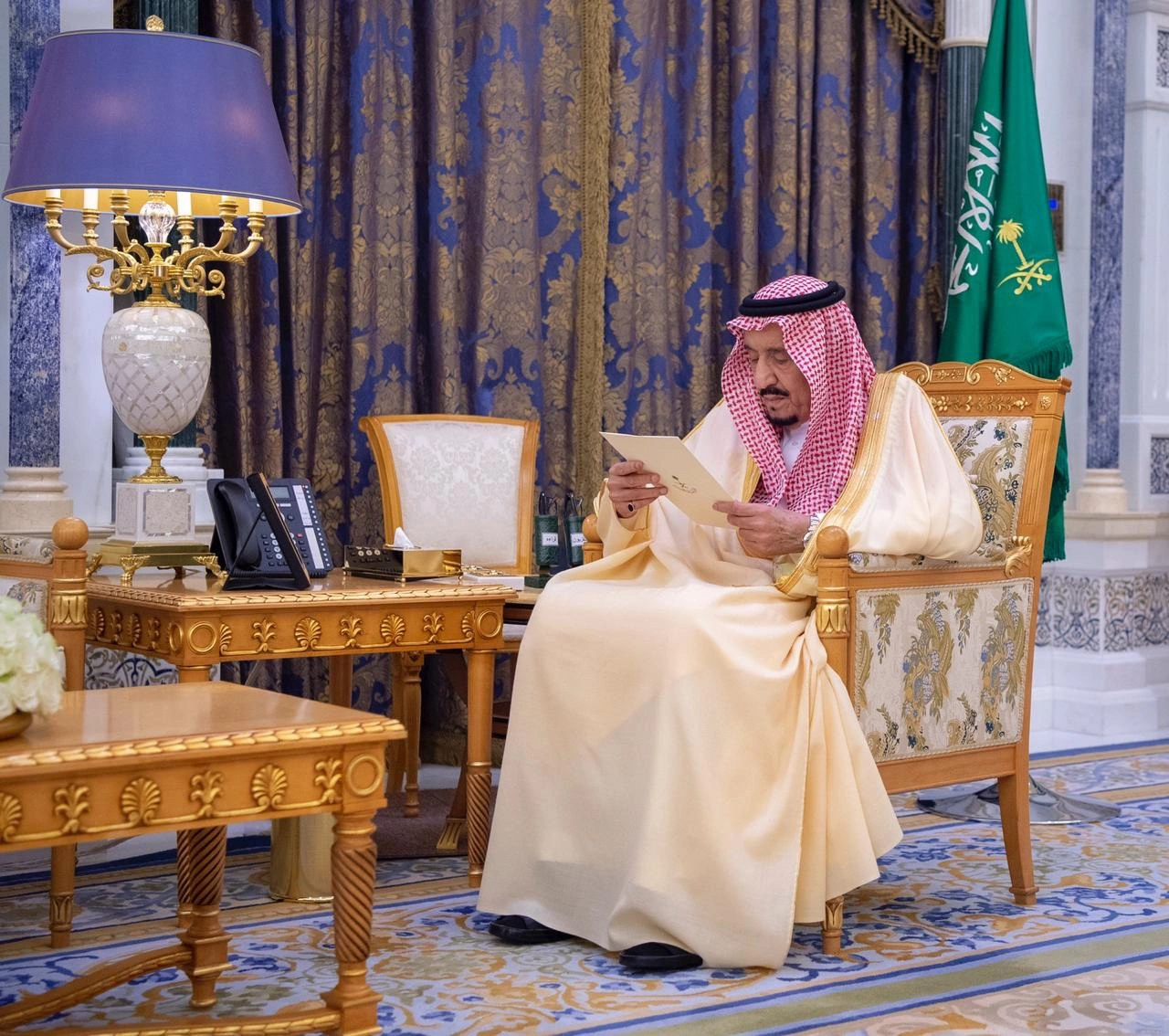 السفيران المعينان لدى أوكرانيا والأوروغواي يؤديان القسم أمام سيدي خادم الحرمين الشريفين - صورة 1