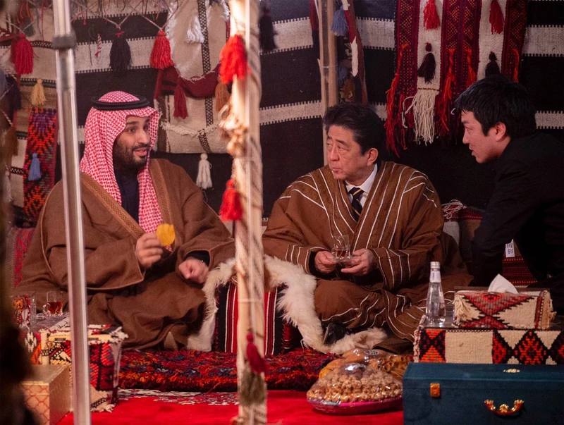 سمو سيدي ولي العهد يلتقي رئيس وزراء اليابان - صورة 2