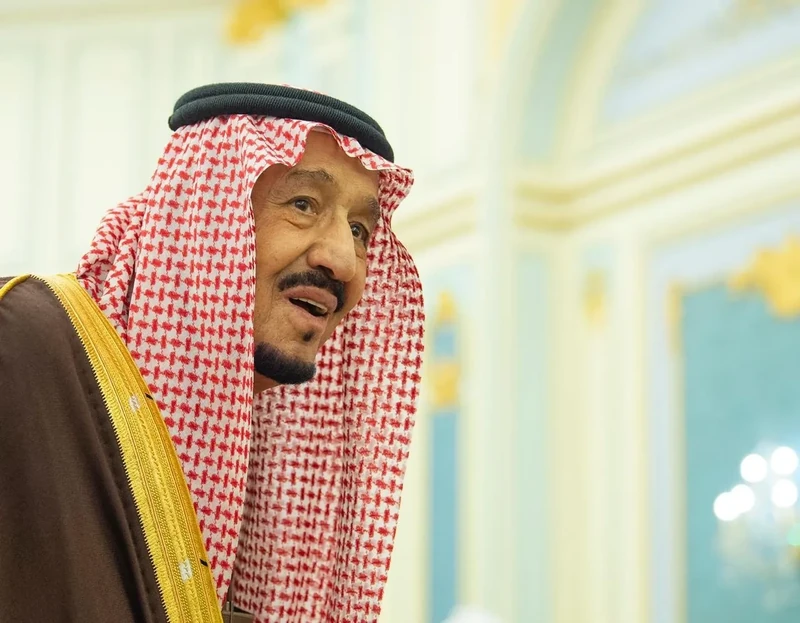 سيدي خادم الحرمين الشريفين يستقبل أصحاب السمو الأمراء ومفتي عام المملكة وأصحاب الفضيلة العلماء وجمعاً من المواطنين - صورة 19