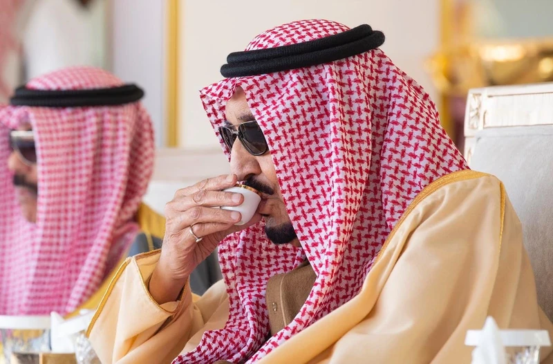 سيدي خادم الحرمين الشريفين يرعى الحفل الختامي لمهرجان الملك عبدالعزيز للإبل - صورة 16