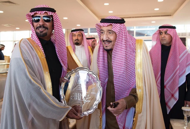 سيدي خادم الحرمين الشريفين يرعى الحفل الختامي لمهرجان الملك عبدالعزيز للإبل - صورة 31