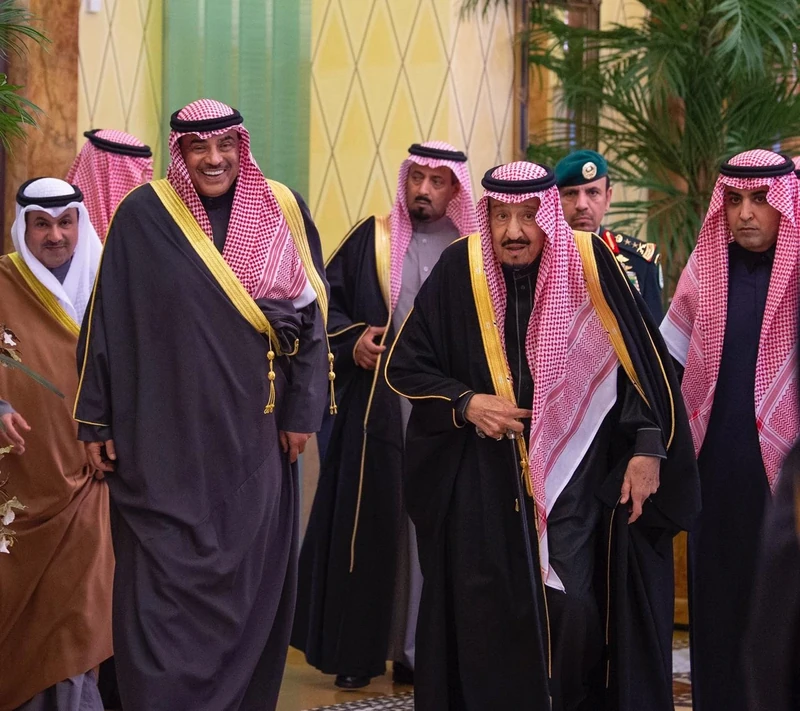 سيدي خادم الحرمين الشريفين يستقبل سمو رئيس مجلس الوزراء الكويتي - صورة 5